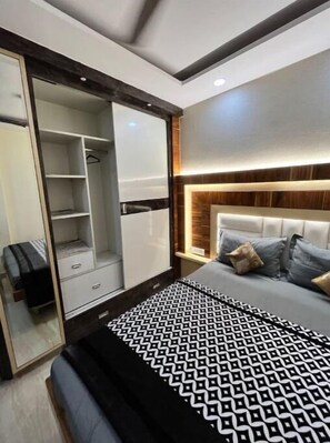 2 chambres, fer et planche à repasser, Wi-Fi, draps fournis