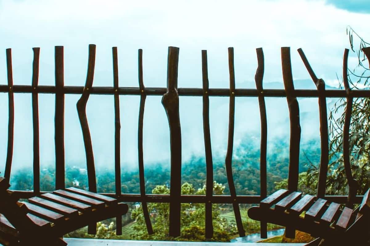 Laptop workspace, iron/ironing board, free WiFi