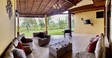 Luxury Ev, Birden Çok Yatak Odası, Havuz Manzaralı | Teras/veranda