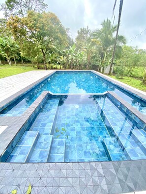 Luxury-Haus, Mehrere Schlafzimmer, Poolblick | Terrasse/Patio