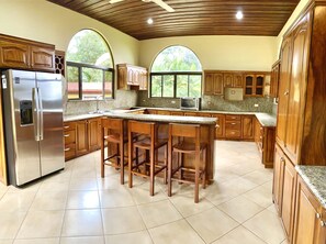 Microondas, horno, tostadora, arrocera