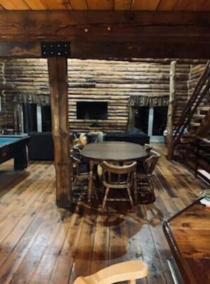Dining - Larsen Rustic Secluded Log Cabin W/Outdoor Hot Tub (Wauzeka)