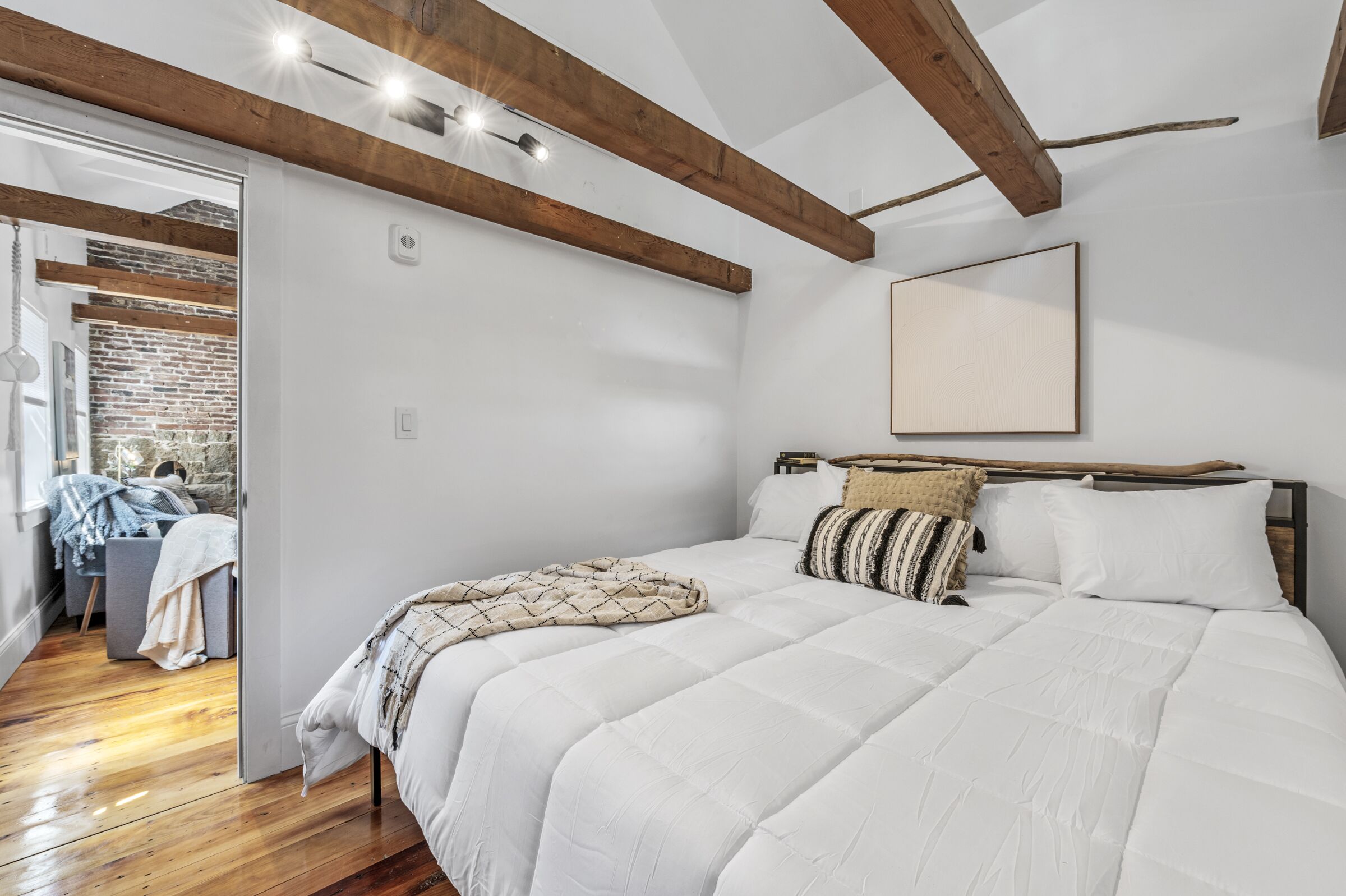 2 dormitorios, escritorio, wifi gratis y ropa de cama