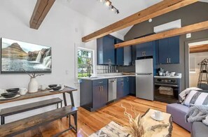 Fridge, microwave, oven, stovetop - The Bookstore · Private Parking · King Beds · Downtown Rockport (Rockport)