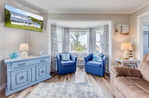 Smart TV, books - Canalfront Home - Frisco - New 2023
Dog friendly for a fee.
(Frisco)