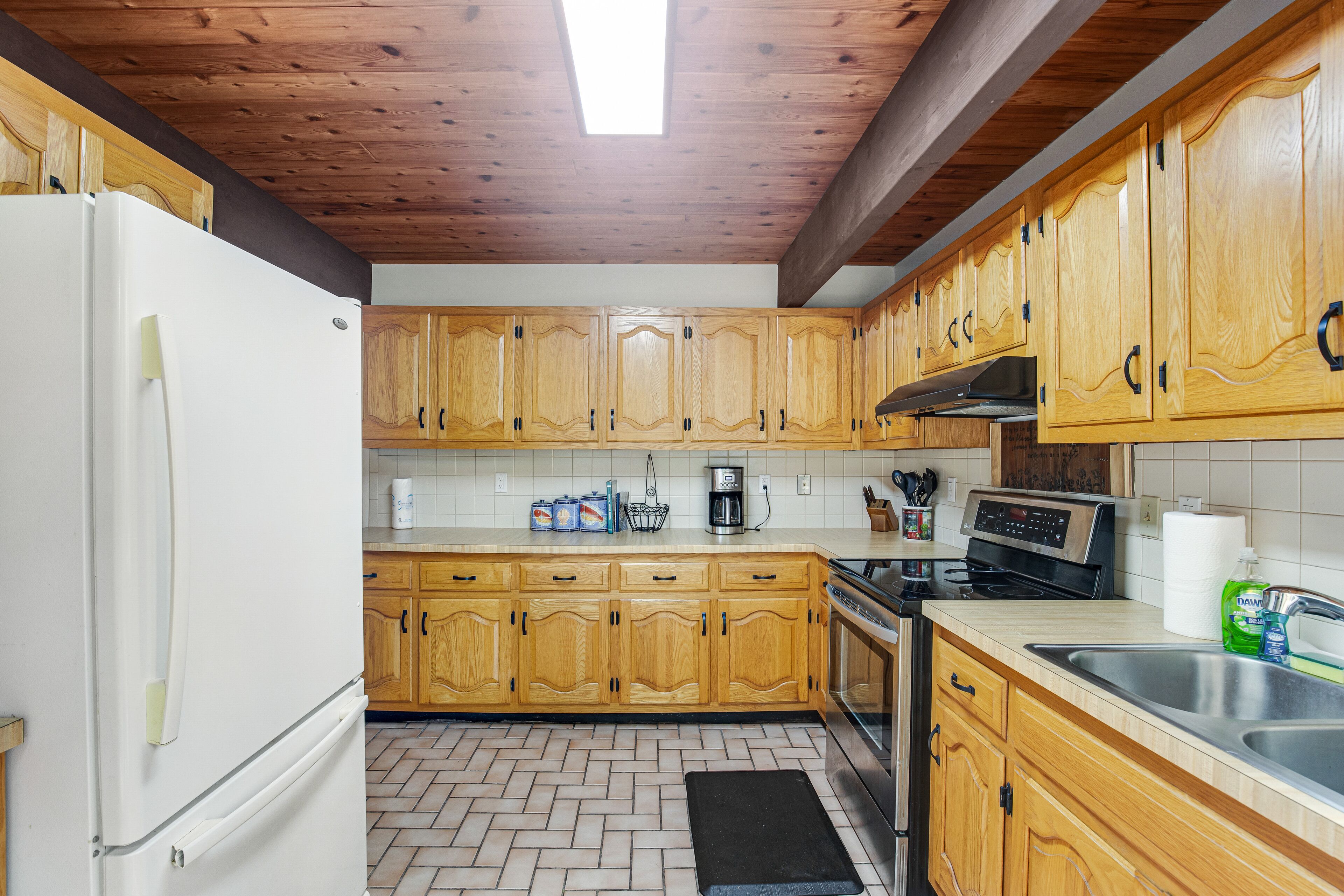 ثلاجة، ميكروويف، فرن، موقد طهي مسطح