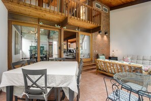 Dining - Town of Bethany Beach home near beach with bikes, W/D, AC & inviting patio (Bethany Beach)