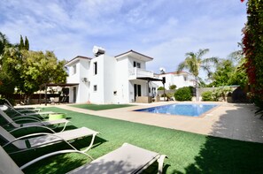 Villa | Pool | Outdoor pool - Villa Sleeps 8 With Private Pool (Ayia Napa)