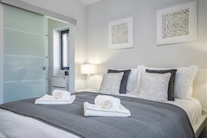 2 bedrooms, iron/ironing board, travel crib, free WiFi