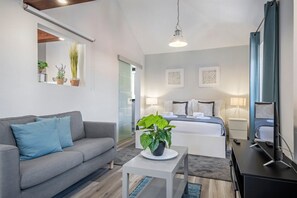 2 habitaciones, tabla de planchar con plancha y cuna de viaje 