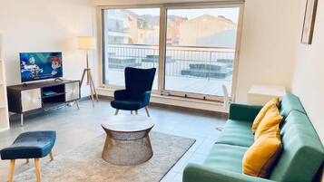 Deluxe Apartment | Living area