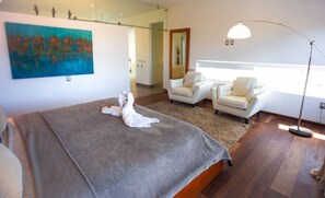 5 Schlafzimmer, Bügeleisen/Bügelbrett, WLAN, Bettwäsche