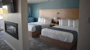 Kamar Double Keluarga, Beberapa Tempat Tidur, perapian, pemandangan samudra