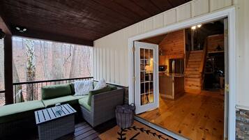 Älytelevisio, takka, DVD-soitin