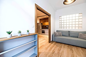 1 bedroom, iron/ironing board, cots/infant beds, free WiFi