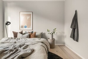 5 bedrooms