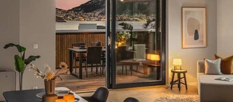 Large Seafront Penthouse Apt! Private Roof Terrace