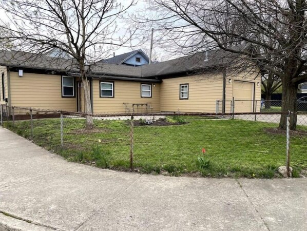 Exterior - Tranquility Cottage- Close to UD (Dayton)
