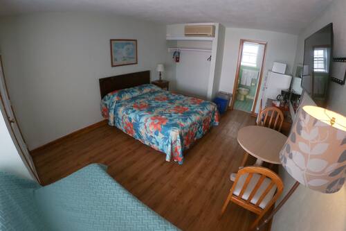 Standard Room, 1 Queen Bed, Non Smoking