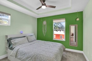 3 bedrooms, desk, iron/ironing board, WiFi