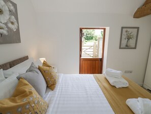 1 bedroom, individually decorated, individually furnished, free WiFi