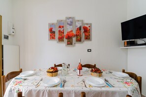 Dining - Appartamento di Giusy by BarbarHouse (Porto Cesareo)