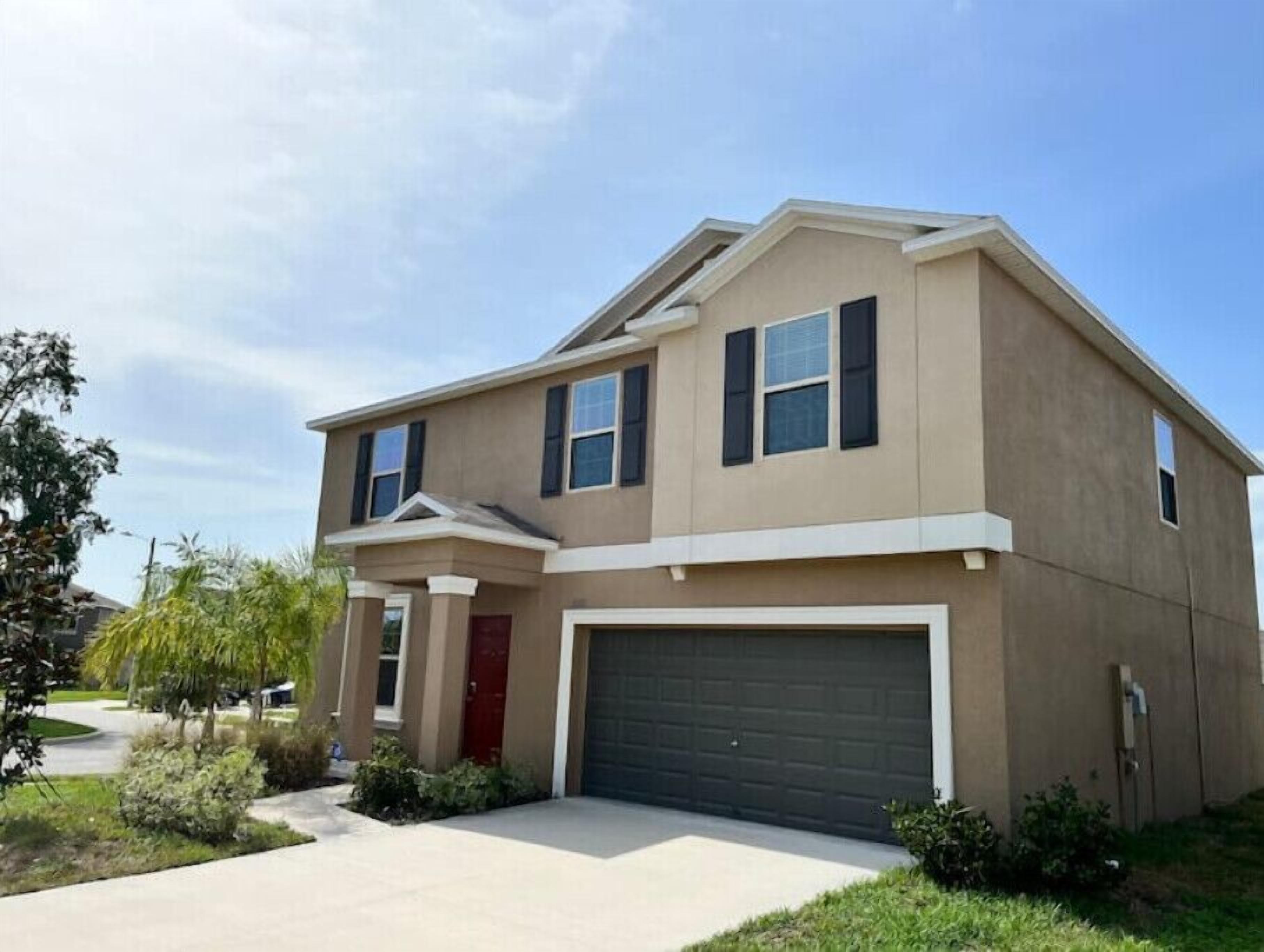 New 4 bedroom corner house with ample space