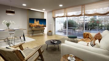 1 habitaciĂłn, escritorio y espacio para trabajar con laptop