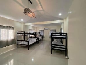 3 bedrooms, WiFi, bed sheets