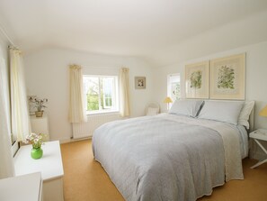 3 bedrooms, individually decorated, individually furnished, free WiFi