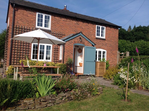 Cottage | Front of property