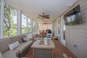 House, Multiple Beds, Kitchen, Golf View | Property grounds - 132 Ocean Creek- Tee'd Up 14 (Fripp Island)