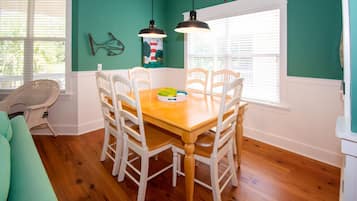 Casa de campo, várias camas, sacada, vista para o campo de golfe (46 Davis Love Cottage) | Opções para refeição