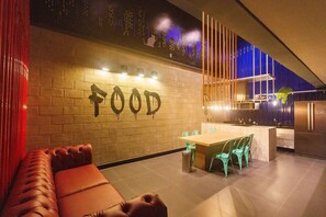 City Studio | Dining