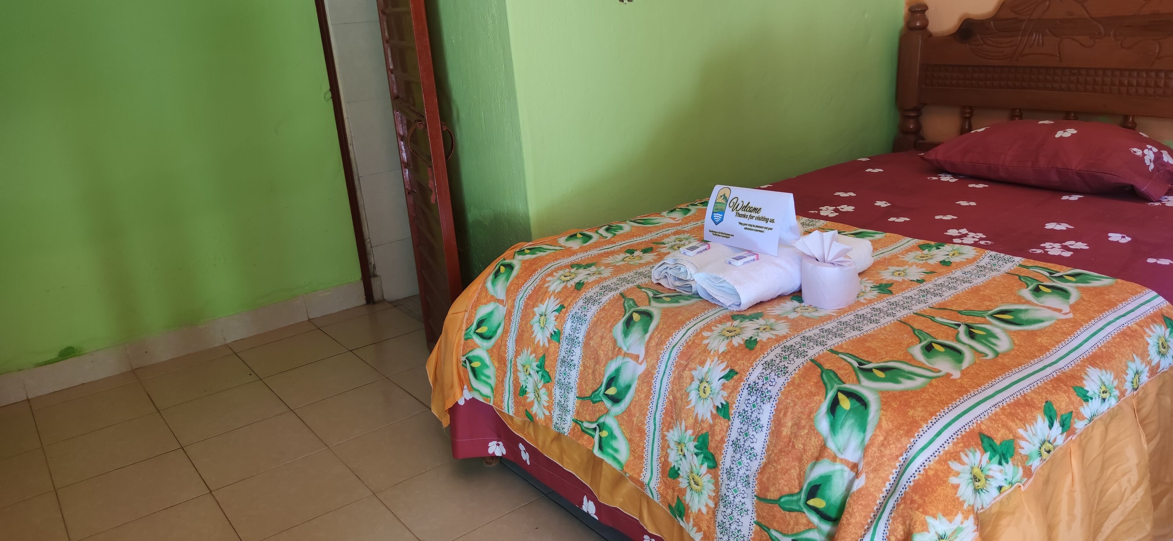 Habitación individual exclusiva | Wifi gratis y ropa de cama