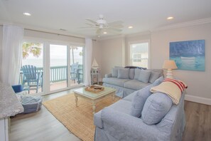 Living area - 647 New Haven (Fripp Island)