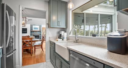 860 Sabal Ct