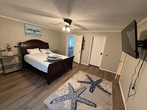 4 bedrooms, WiFi, bed sheets