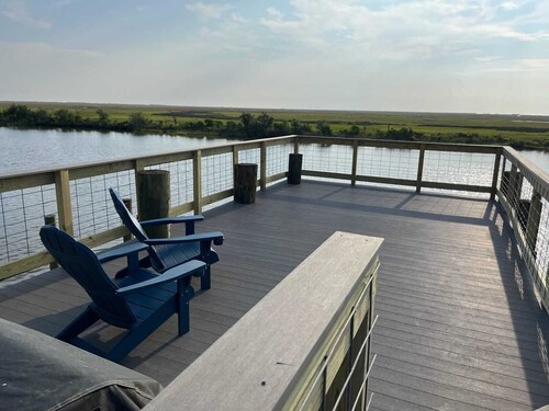Gator Den - Camp on the water with an amazing view!