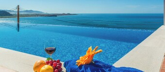 Villa Delfín Blanca con fantásticas vistas y piscina privada