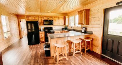 The Bear Cabin - Hidden Acres Cabins