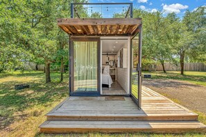 Exterior - Oak Harbor - Container Home Near Baylor, Magnolia (Waco)