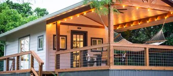 The Nest - Cozy Cottage Near Baylor and Magnolia