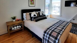 3 slaapkamers, een strijkplank/strijkijzer, reisbedje, wifi