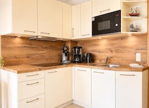 Kühlschrank, Mikrowelle, Geschirrspüler