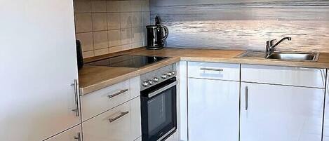 Frigorifero, microonde, forno, lavastoviglie