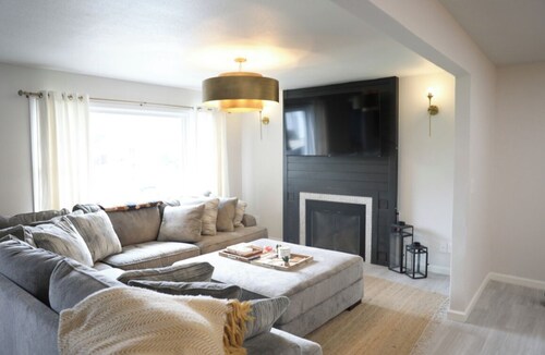 Fully remodeled 4 bedroom 2.5 bath on the end of a cul-de-sac! 