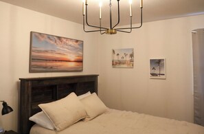 4 bedrooms, iron/ironing board, free WiFi, bed sheets