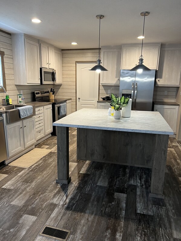 Fridge, microwave, oven, stovetop