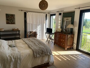 6 chambres, fer et planche à repasser, lit parapluie, Wi-Fi